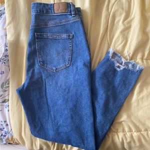 American eagle mom jeans size:6